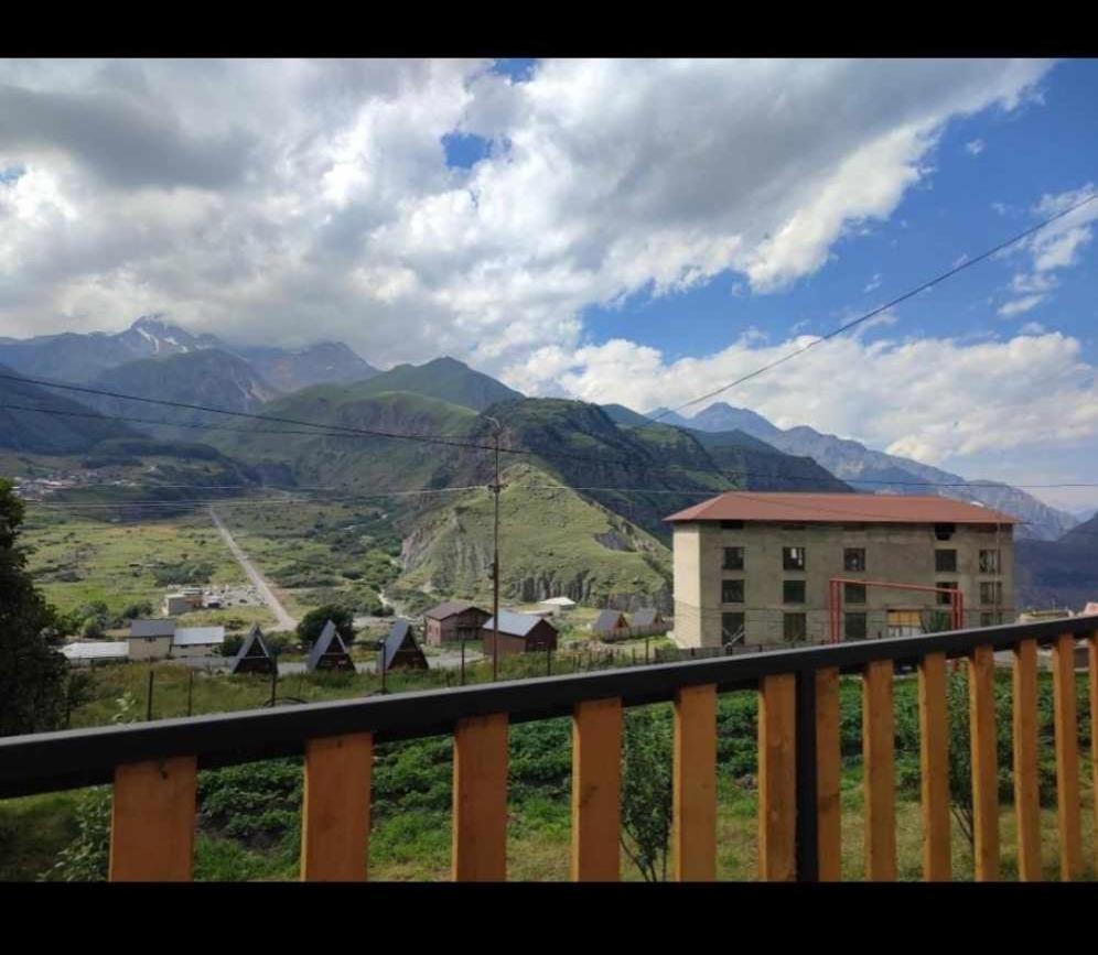 Emotion Kazbegi Apartment Bagian luar foto